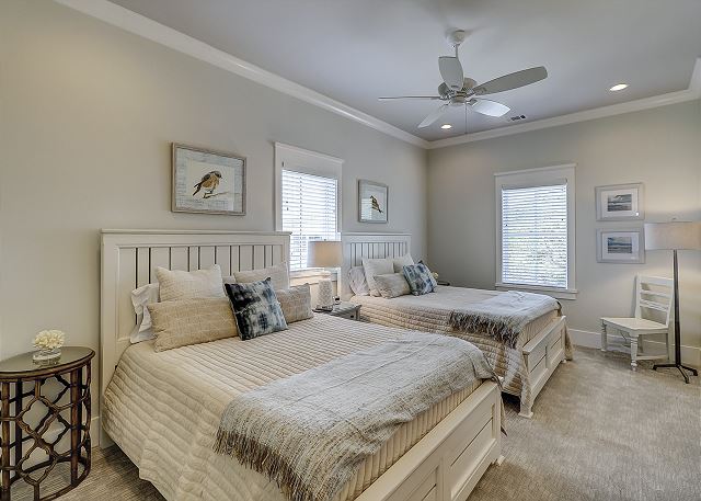 2nd Floor Guest Suite - 2 Queens