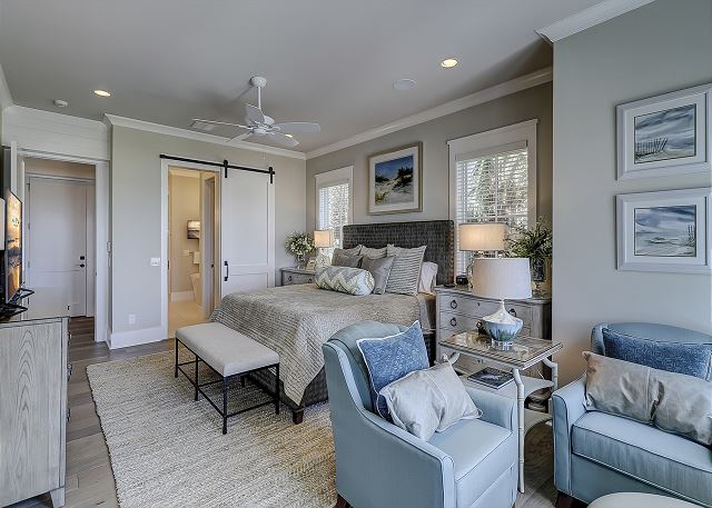 1st Floor King Suite