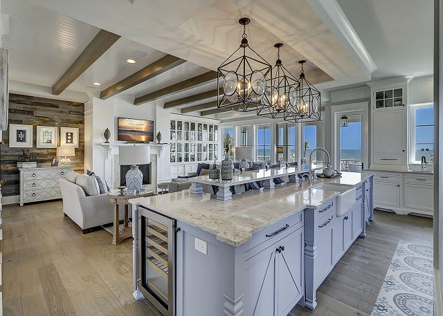 Kitchen/Living Area