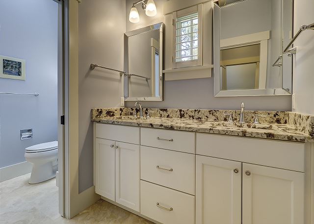 2nd Floor Guest Suite Full Bathroom