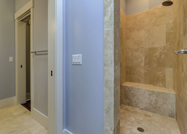 2nd Floor Guest Suite Full Bathroom