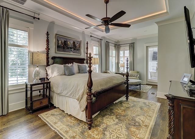 1st Floor King Suite