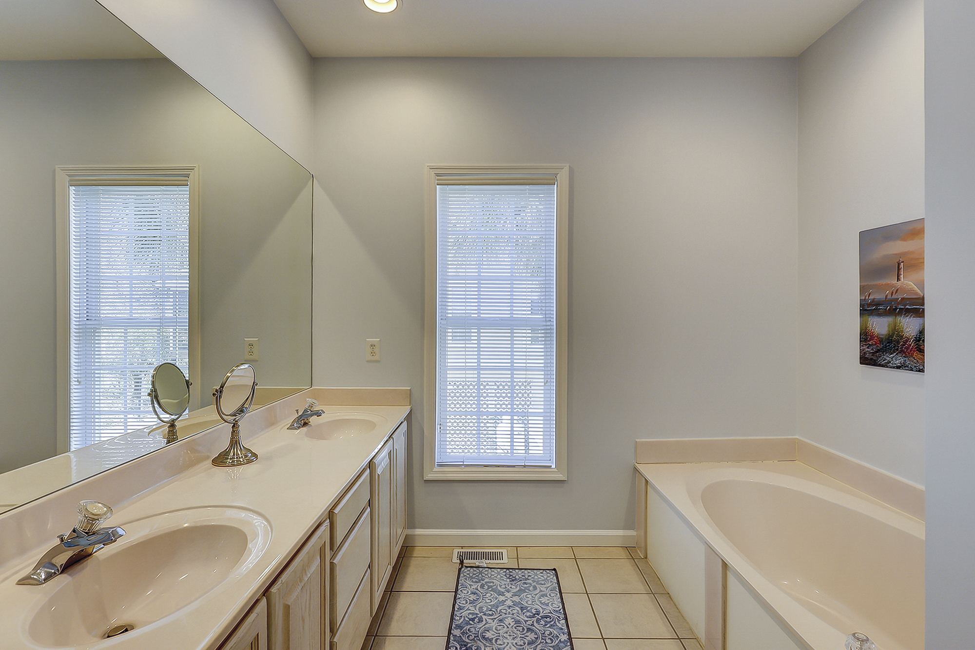 King Suite Full Bathroom