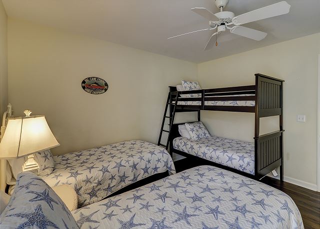 Guest Bedroom - 4 Twins