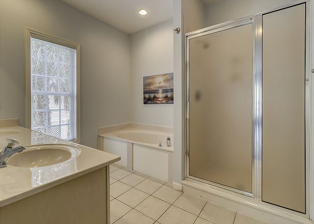 King Suite Full Bathroom