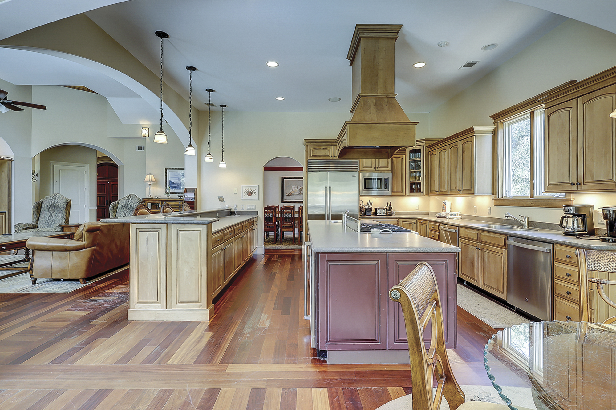 19 Pelican | Photo 5