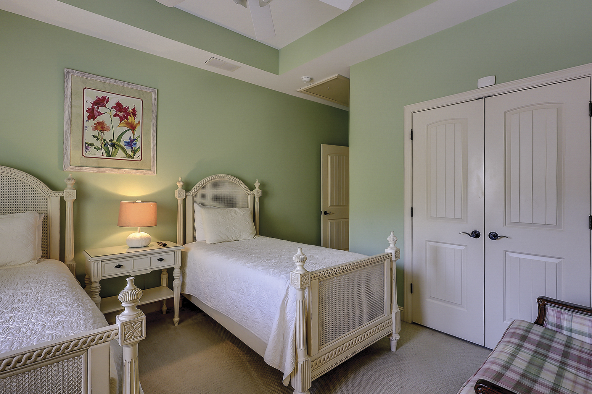 19 Pelican | Photo 45