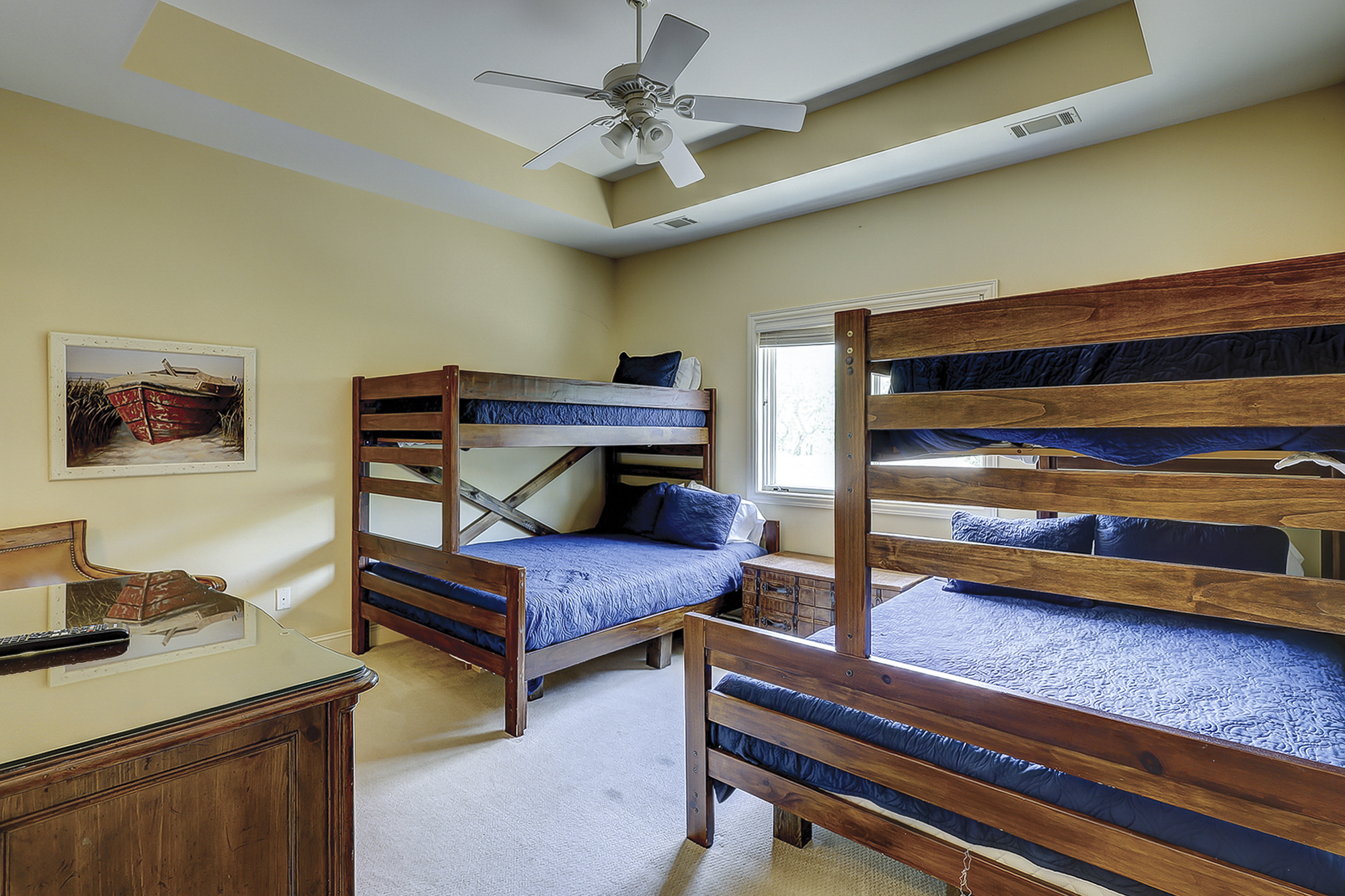 19 Pelican | Photo 42