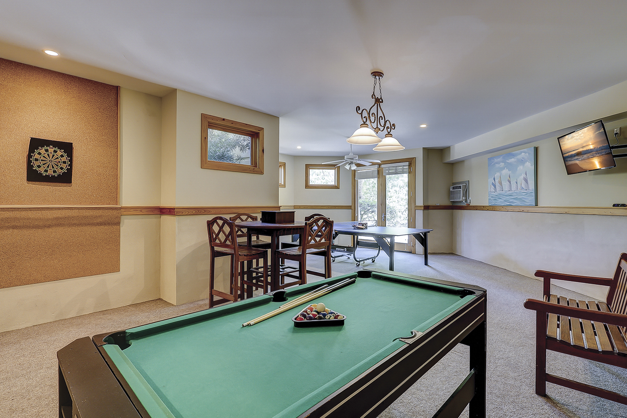 19 Pelican | Photo 8