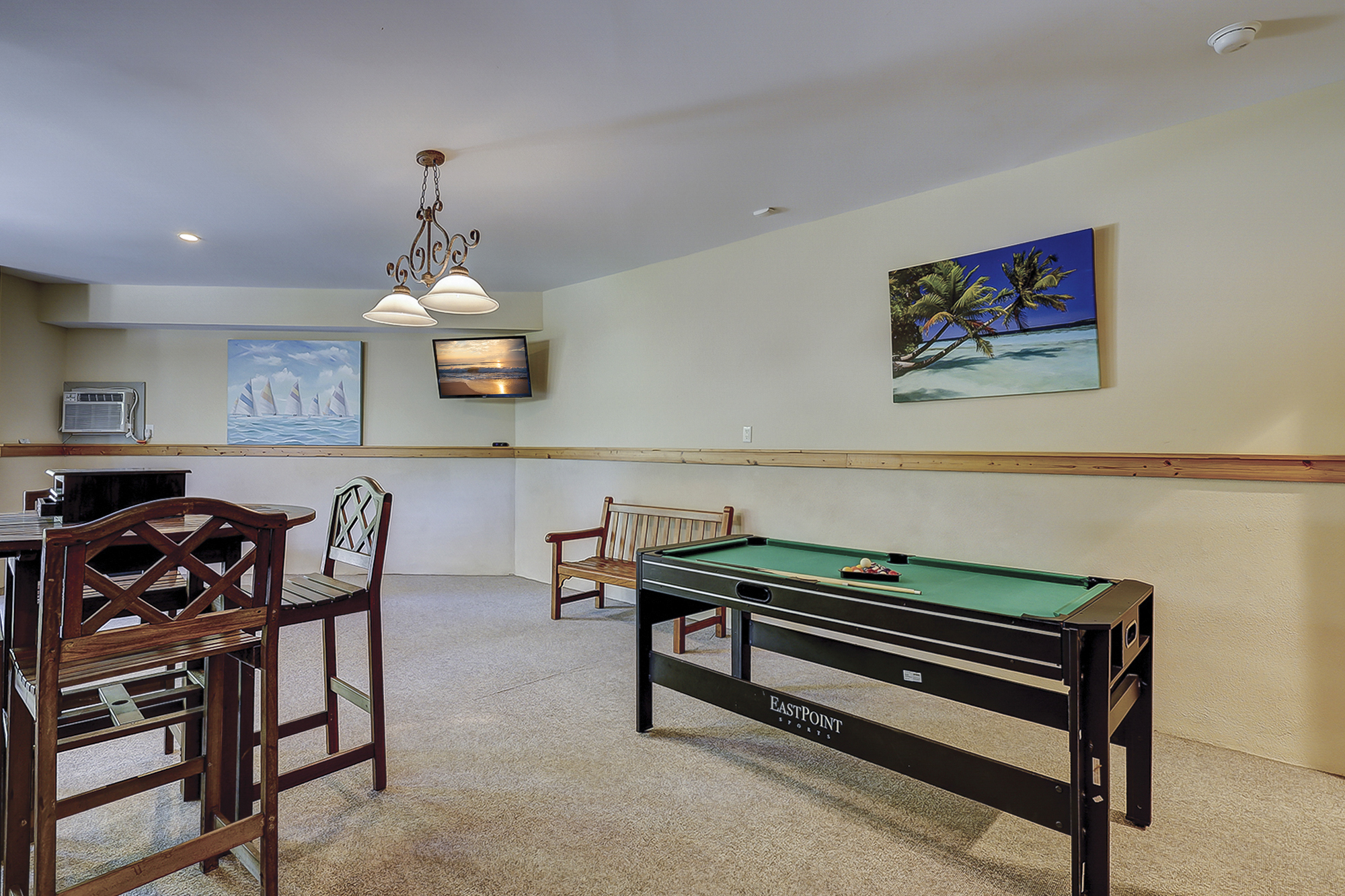 19 Pelican | Photo 9