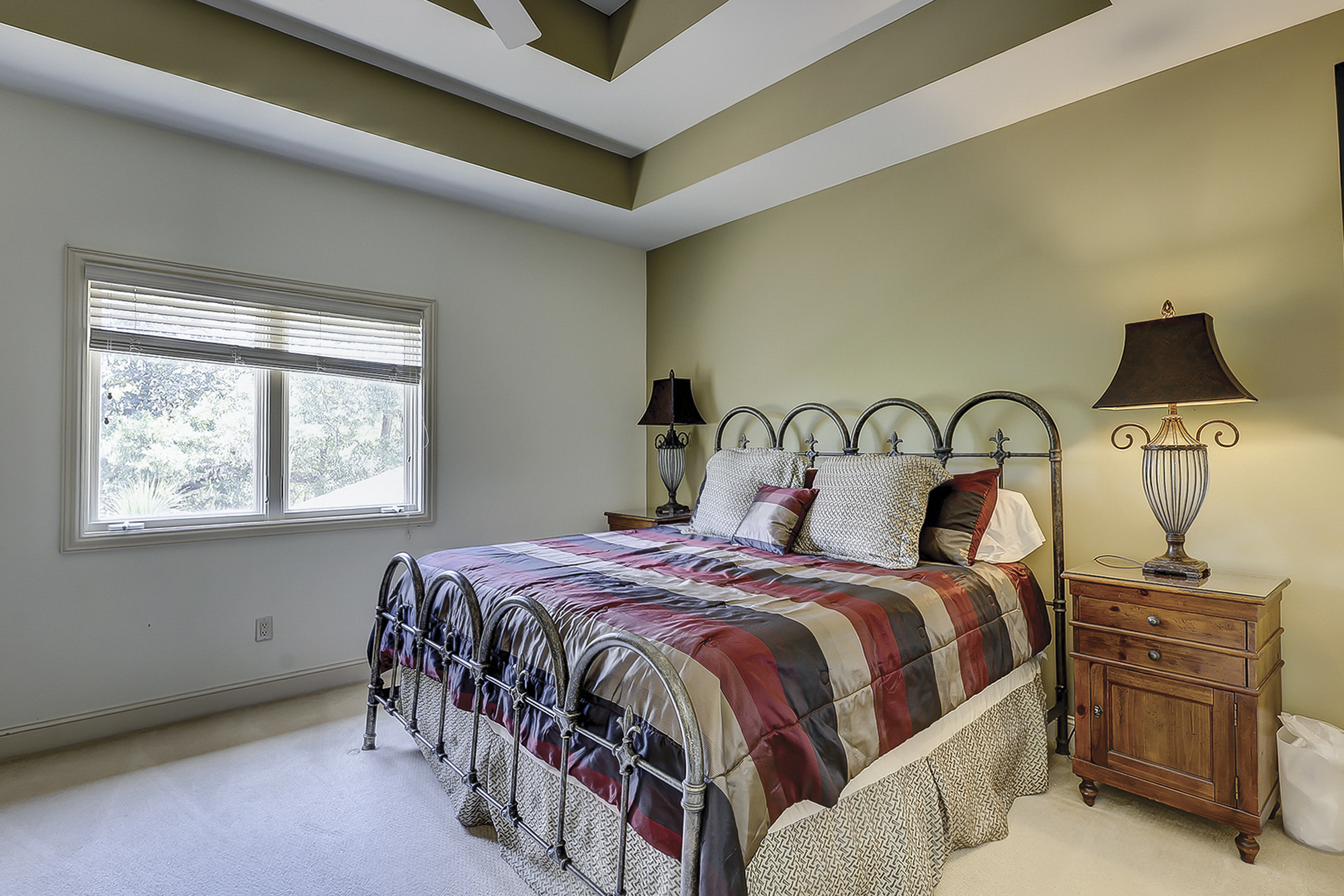 19 Pelican | Photo 36