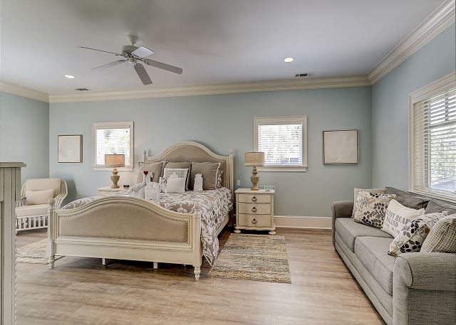 1st Floor King Suite