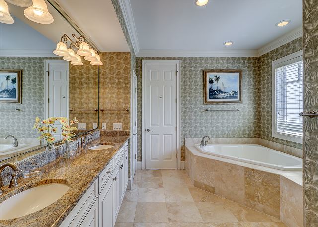 2nd Floor Master Suite Full Bathroom