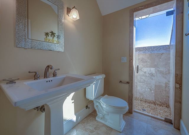 3rd floor King Suite Full Bathroom