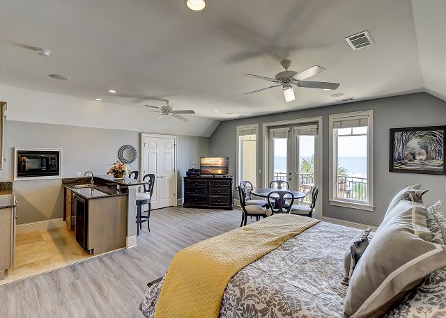 3rd Floor King Suite