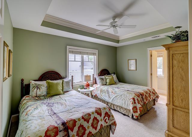 2nd Floor Guest Suite with 2 Queen Beds
