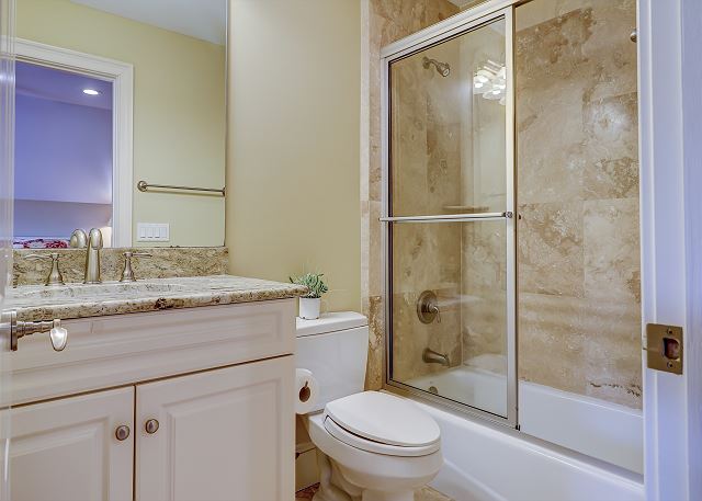 3rd Floor Guest Suite Full Bathroom