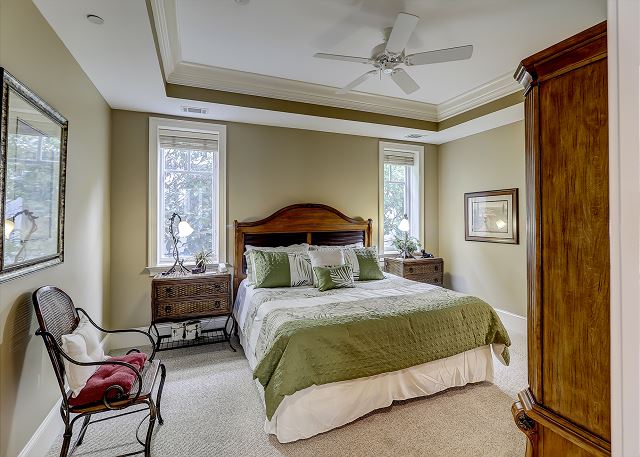 1st Floor King Suite