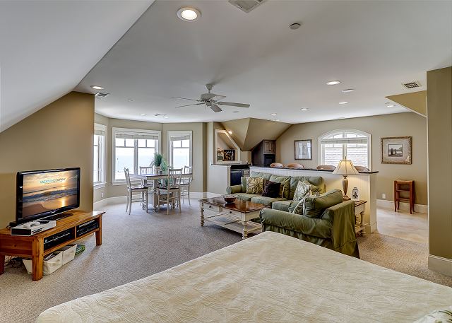 3rd Floor Master Suite