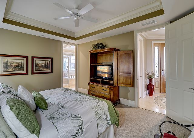 1st Floor King Suite