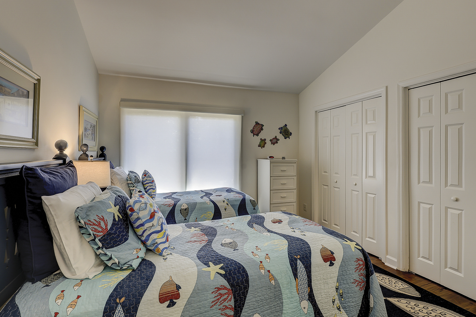 3rd Floor Guest Suite - 2 Twins