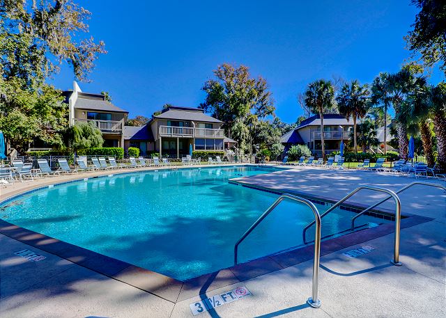 Tennismaster Community Pool