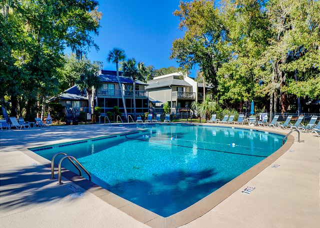 Tennismaster Community Pool