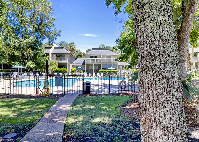 Tennismaster Community Pool