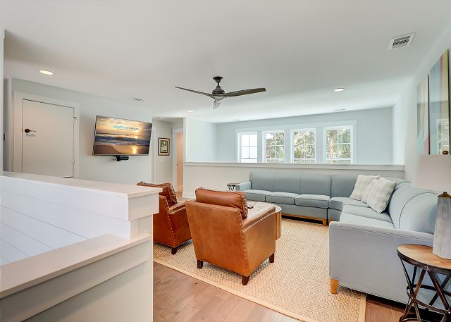 2nd Floor Family Room