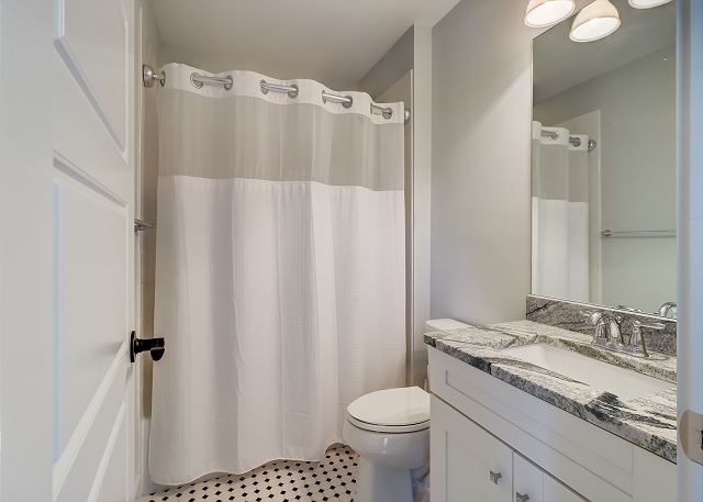 2nd Floor Guest Suite Full Bathroom