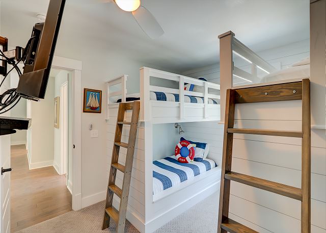 Bunk bedroom