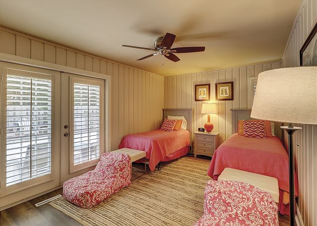 Guest Bedroom - 2 Twins
