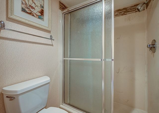 King Suite Full Bathroom
