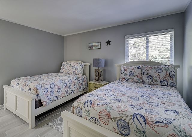 Guest Bedroom - 2 Doubles - Sleeps 4