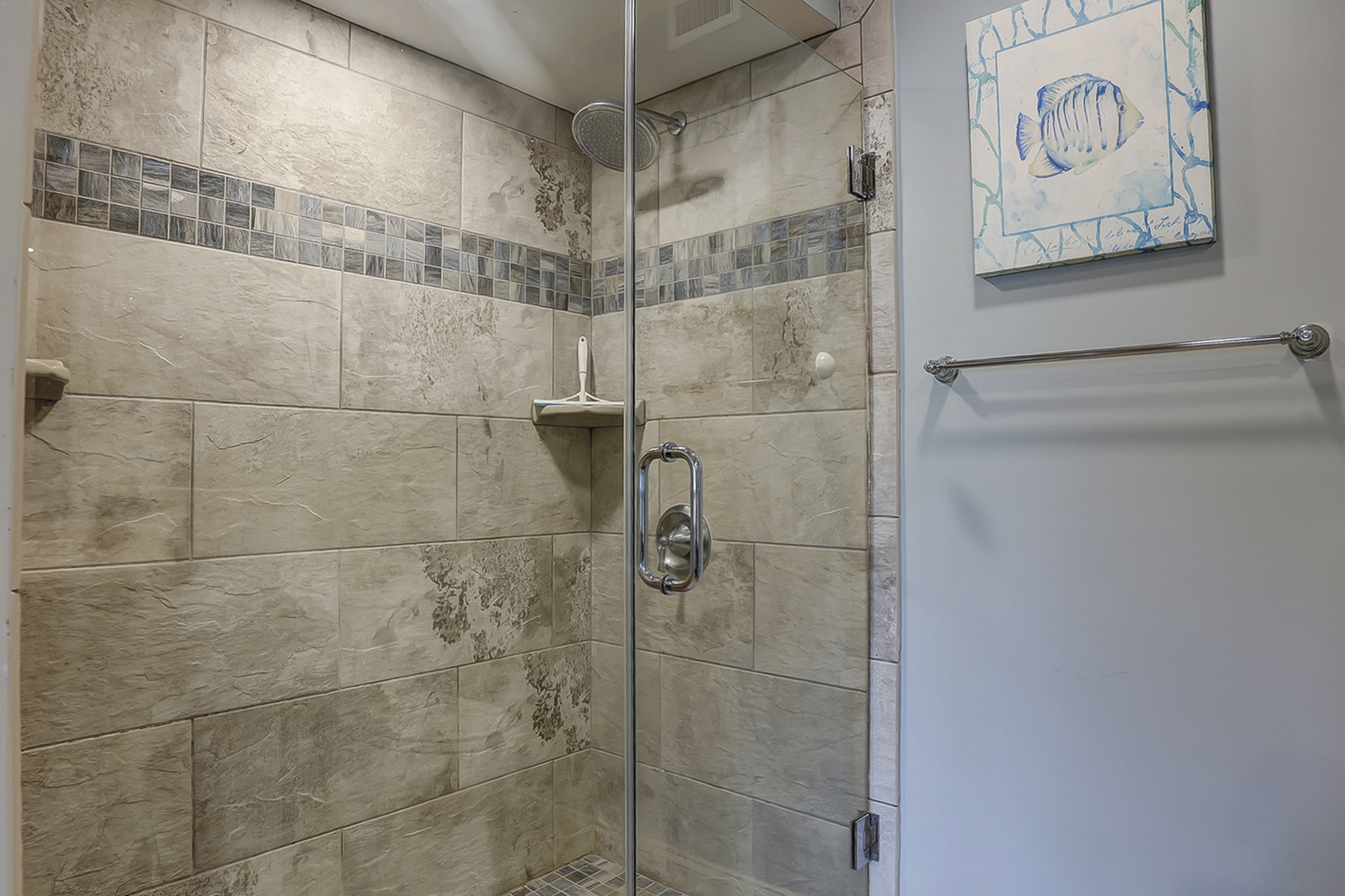 King Suite Full Bathroom