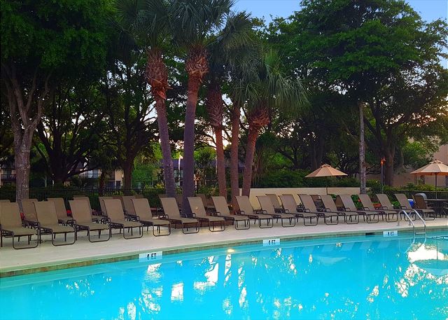 Island Club Pool