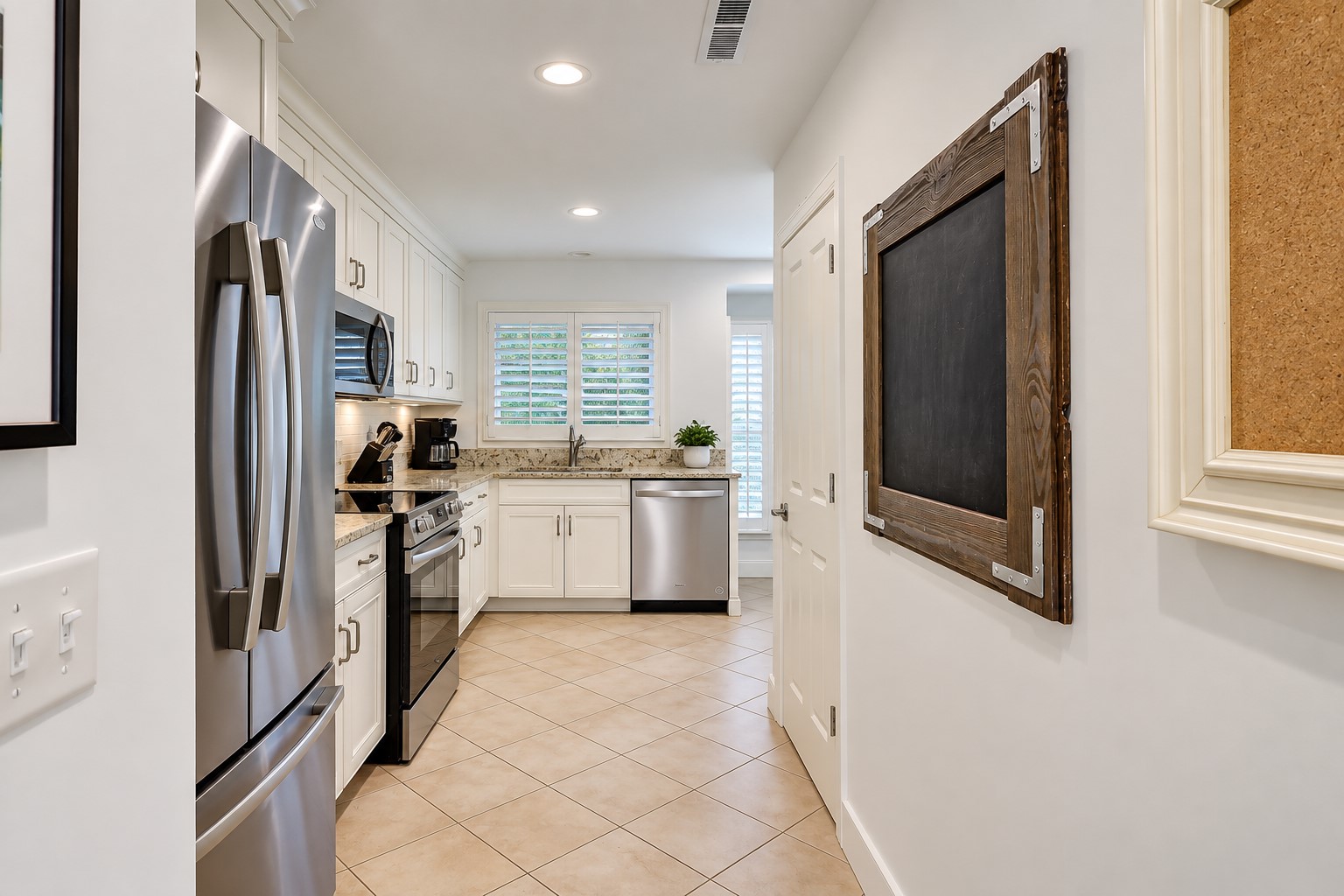 8 Turtle Lane Club - Kitchen