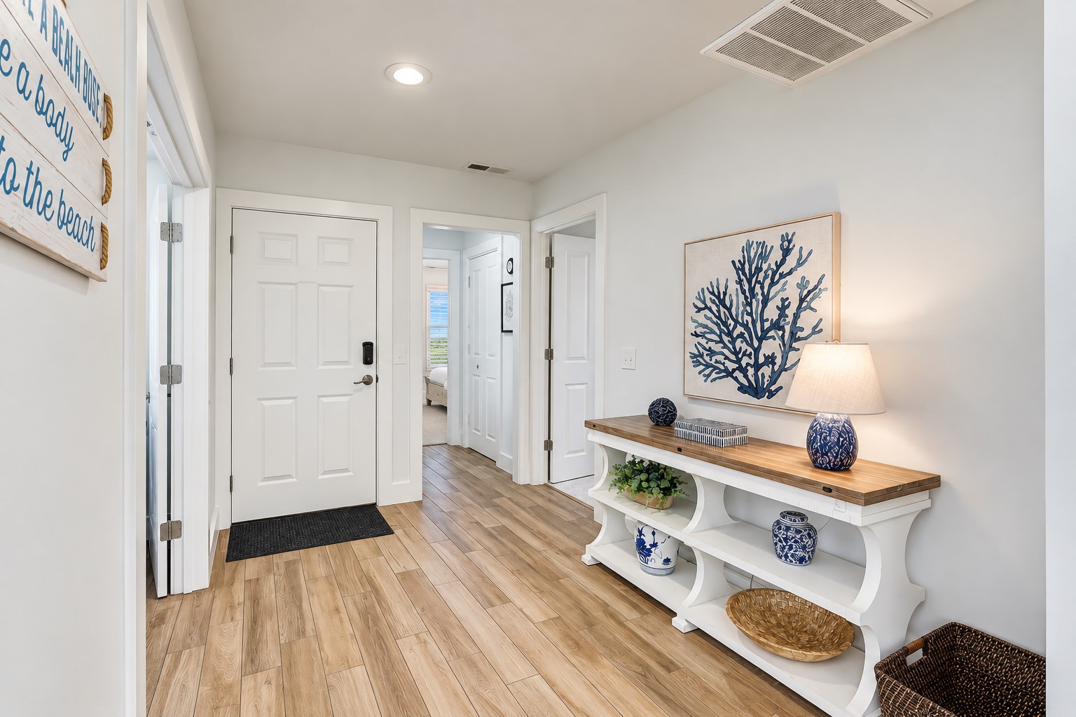 8 Turtle Lane Club - Entry