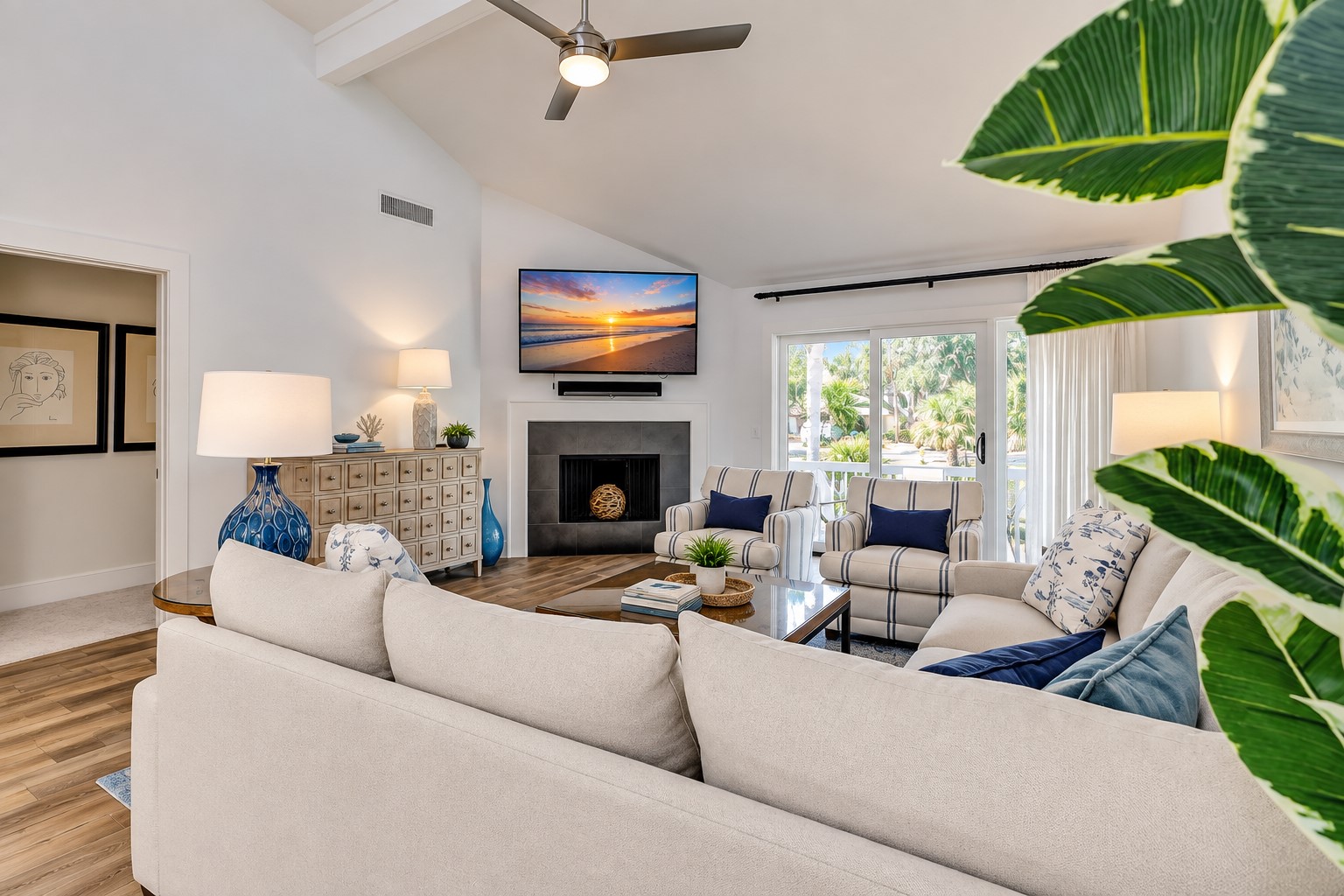 8 Turtle Lane Club - Living Area