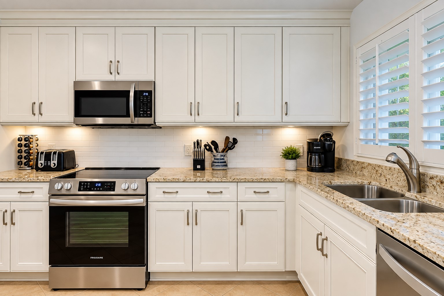 8 Turtle Lane Club - Kitchen
