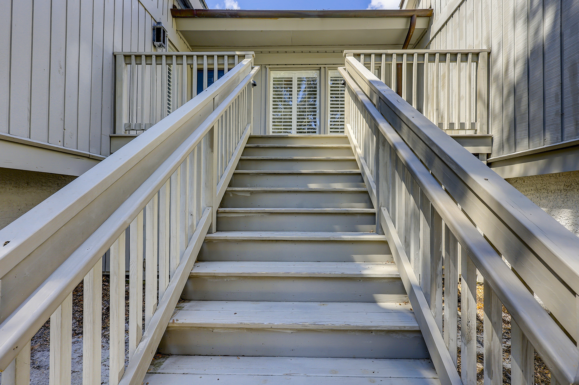 8 Turtle Lane Club - Front Entry