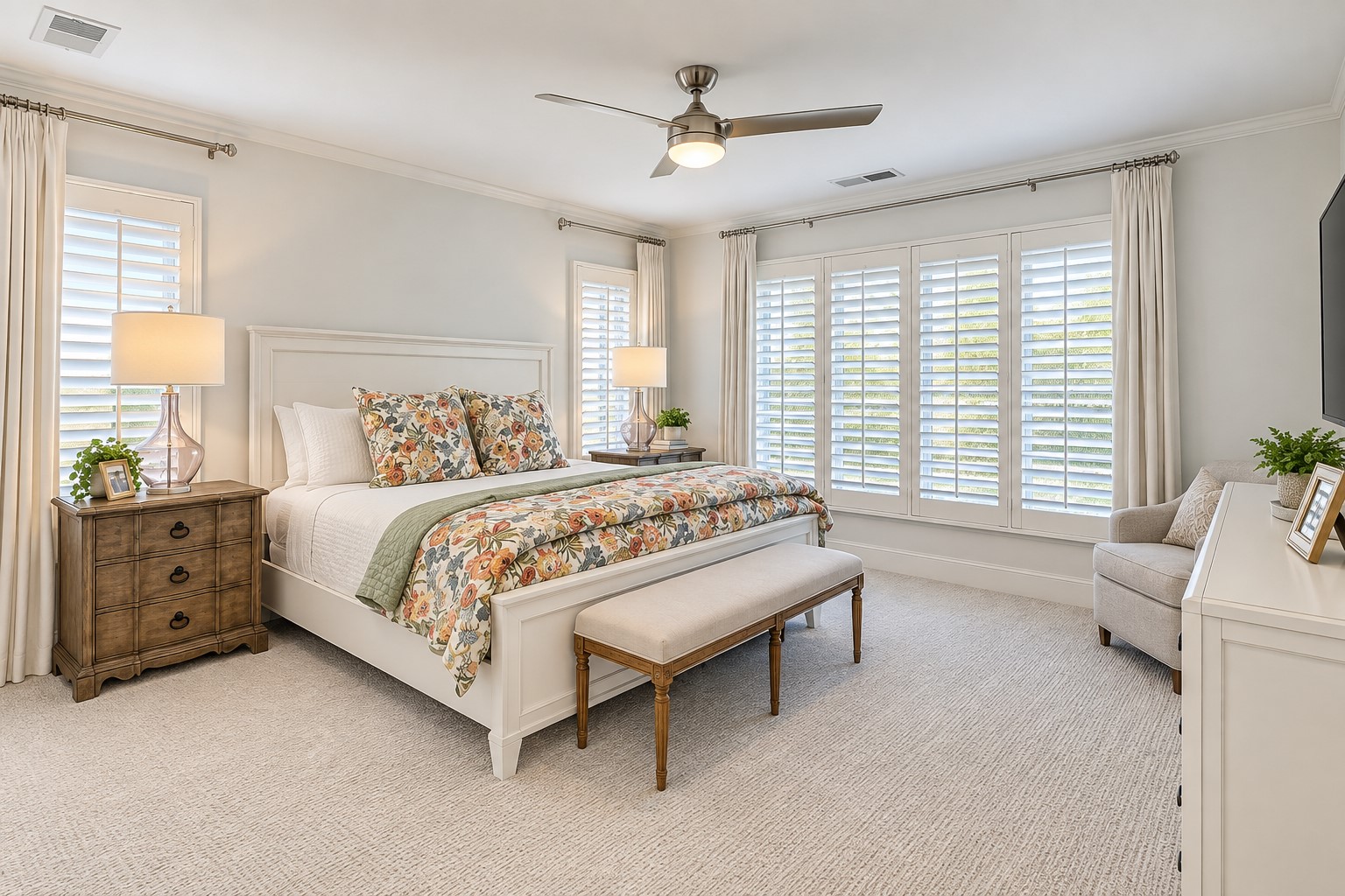 8 Turtle Lane Club - King Master Suite