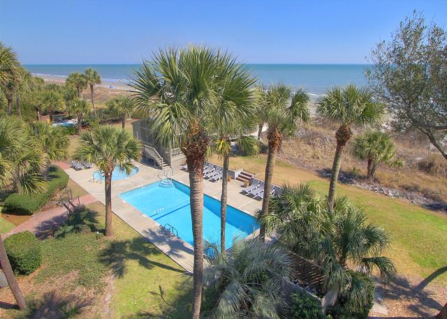 Onsite Oceanfront Pool