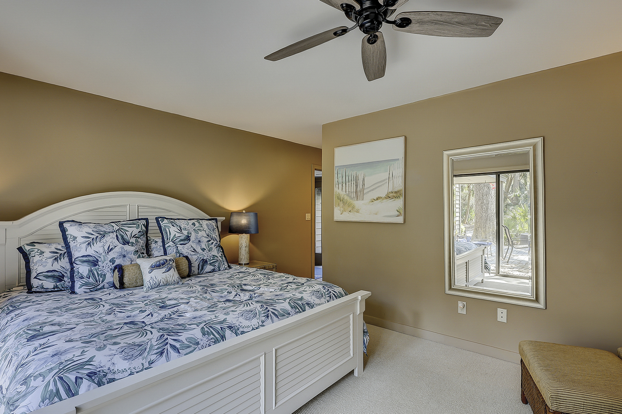 1st Floor King Suite