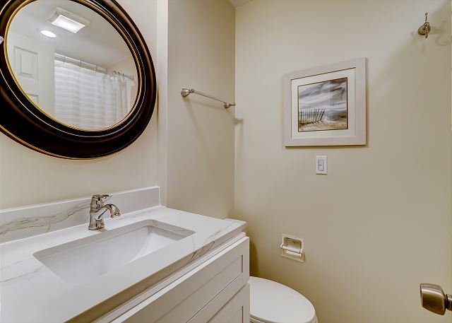 2nd Floor Guest Suite Full Bathroom