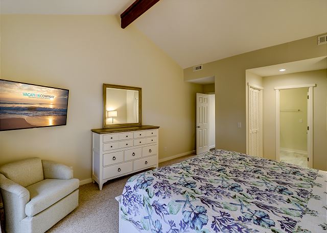 1st Floor King Suite