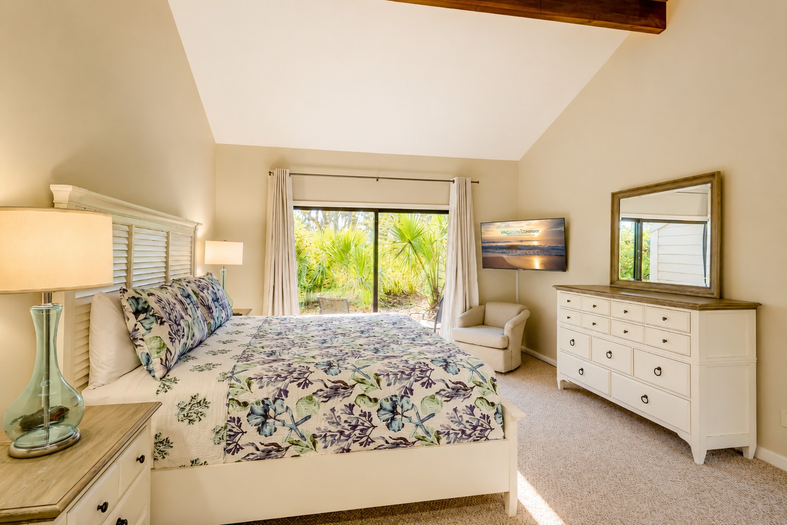 1st Floor King Suite