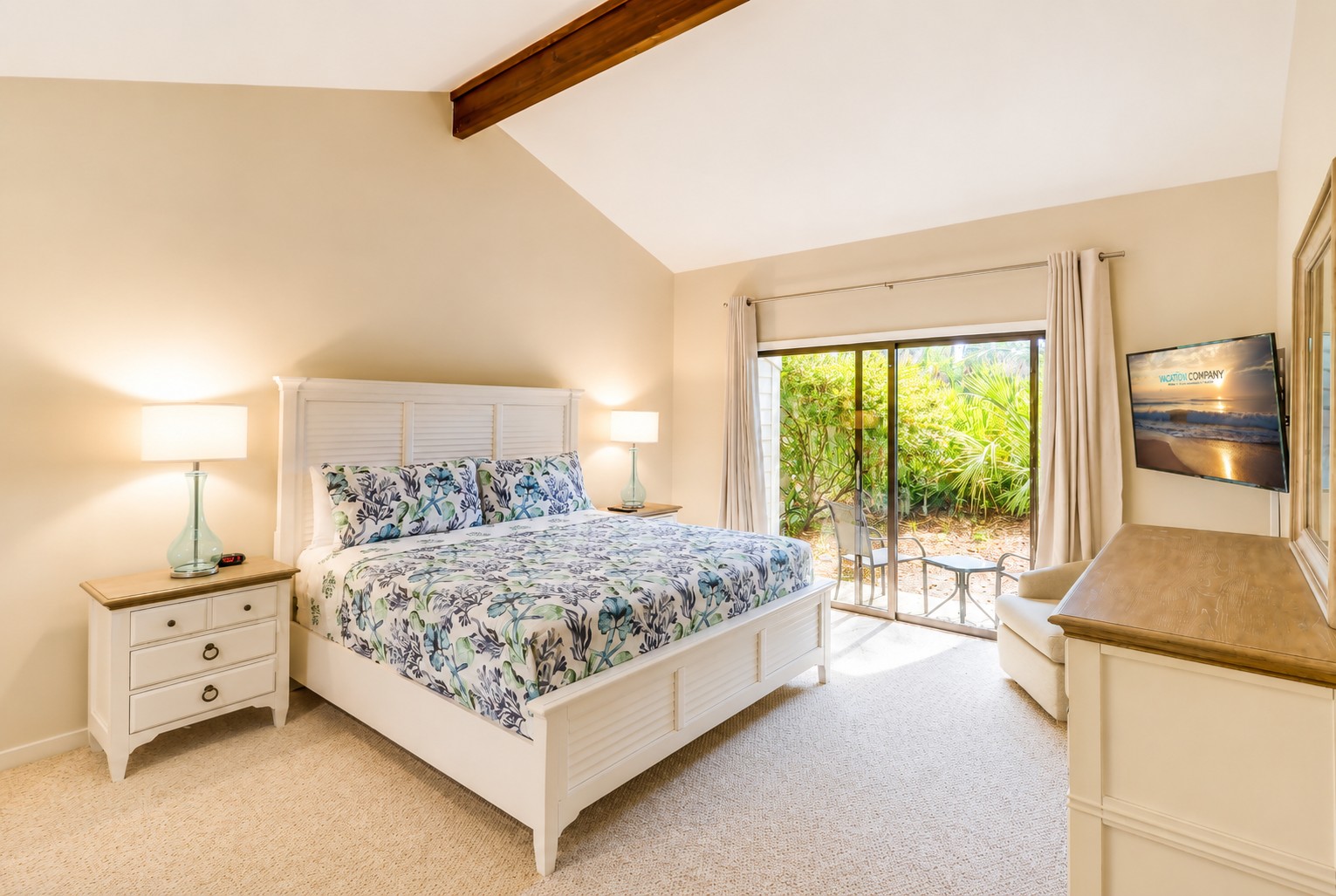 1st Floor King Suite