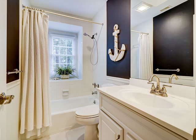 Guest Hall Full Bathroom