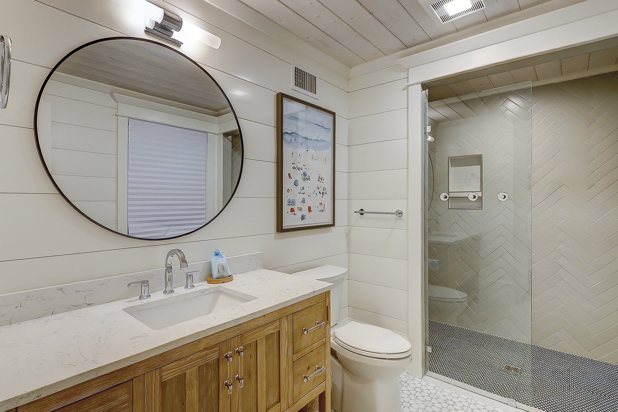 Ground Floor King Suite Full Bathroom